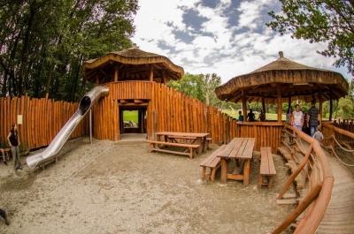 W ostatnich latach ostrawski ogród zoologiczny przeżywa burzliwy rozwój. Dla zwiedzających udostępniono nowe ekspozycje i pawilony, restaurację, część botaniczną oraz wiele placów zabaw dla dzieci i miejsc wypoczynku.